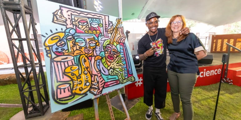 Samurai Farai, independent artist, and Esta Calitz, Momentum Advice Head of Marketing at the #ScienceOfSuccess Festival 2023.